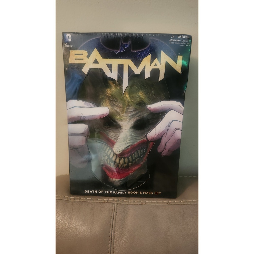 Batman Death of the Family Book‎ & Mask Set DC Comics New Sealed
